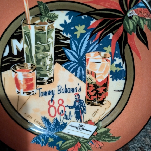 TOMMY BAHAMA 2006 SET OF 5 6.5" PARTY PLATES NICE CONDITION - Picture 14 of 16